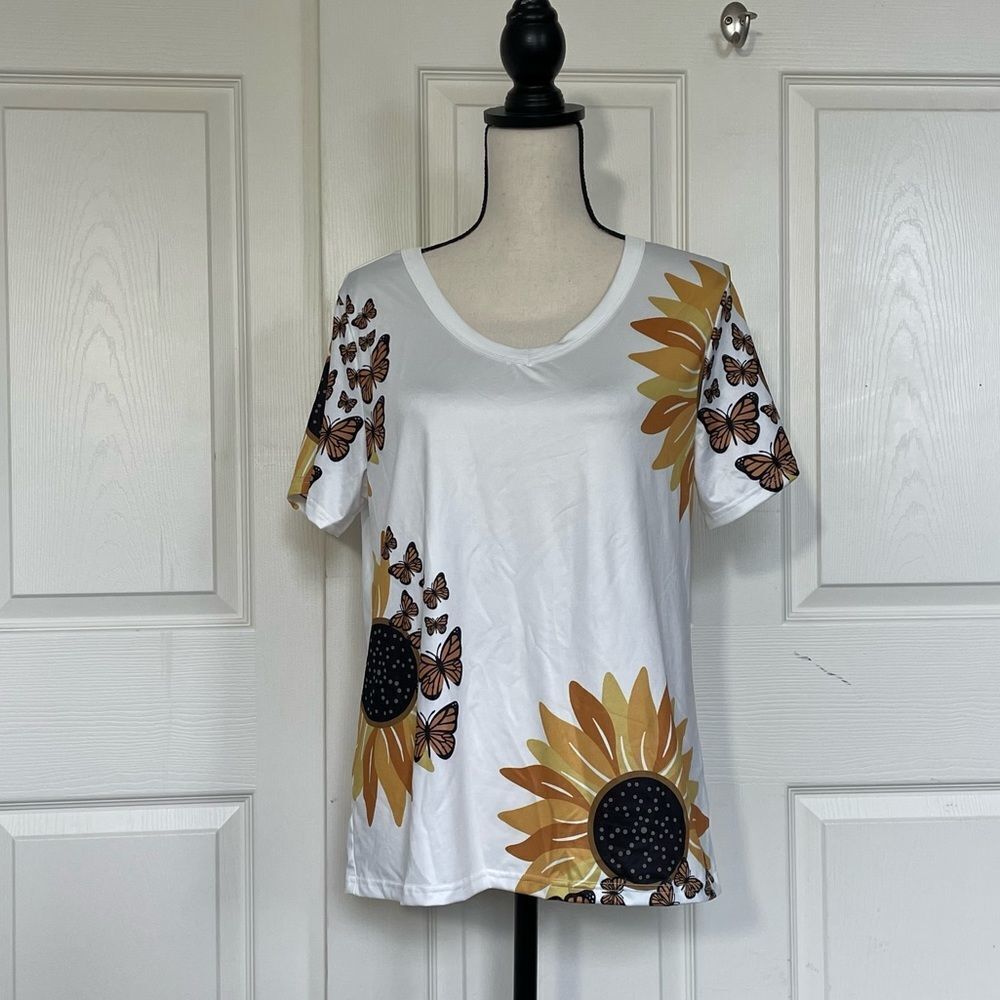 Newchic Sunflowers and Butterflies Cute V-Neck Short Sleeve Top Tee, Large